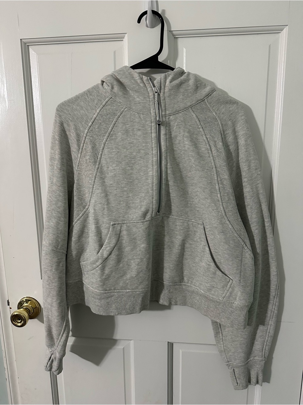 Lululemon Half Zip Scuba in Grey 
M/L